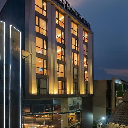 Готель Lumen Bangkok Udomsuk Station Екстер'єр фото