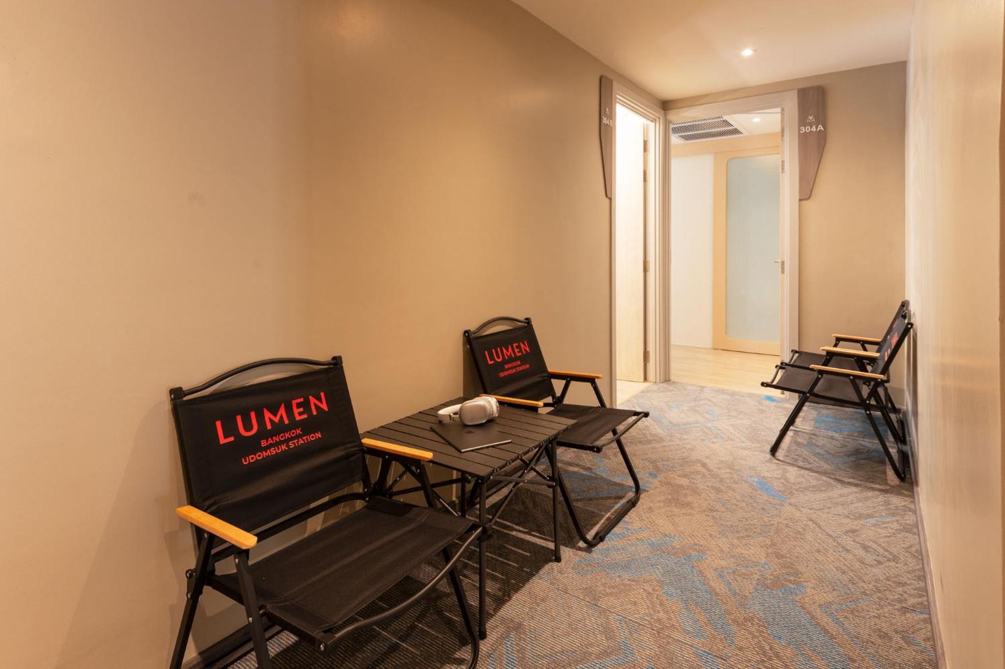 Готель Lumen Bangkok Udomsuk Station Екстер'єр фото